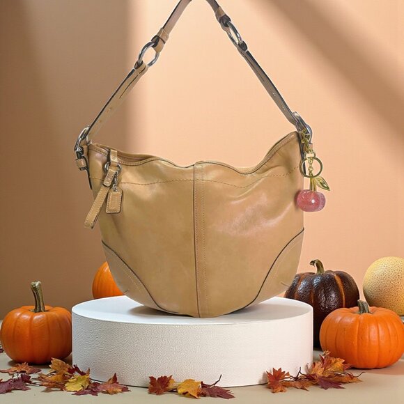 COACH Vintage Soho Y2K Hobo Shoulder Bag in tan - Picture 1 of 11